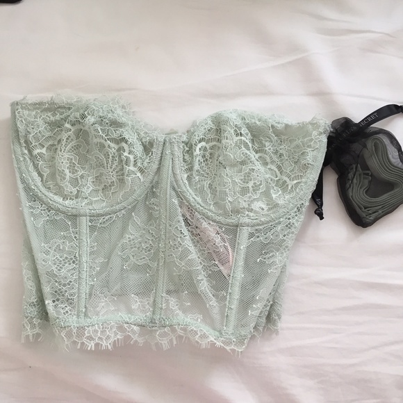 VICTORIA's SECRET strapless lace corset- BNWT - Picture 2 of 3